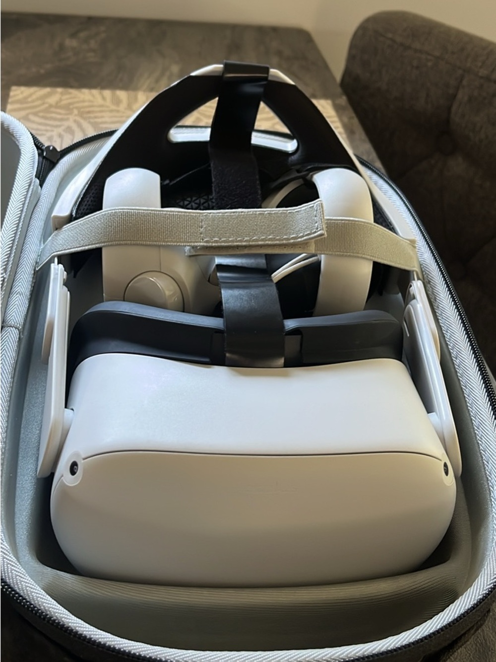 Quest 2 White VR Headset with Headstrap